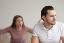 离婚不是终点，两招挽回老公的心（教你如何重新点燃感情，重建美满婚姻）
