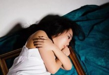 男人或女人出轨，分手之后该如何处理？（如何判断出轨是否算是背叛？如何释怀并重获新生？）