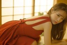 如何应对男友和前女友保持联系的情况（解决男友和前女友联系的问题，让你的感情更稳定）
