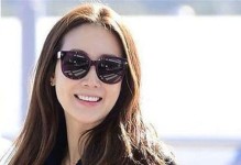 如何吸引当官女人的注意——解析成功的关键（掌握职场人际关系，打造自信个人形象，拥有优秀的人格魅力）