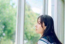 揭秘女生喜欢你的5个小暗示（从细节中发现爱的迹象，教你如何看懂女生的心思）