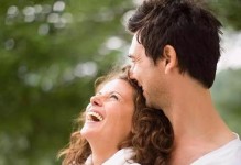 如何挽留男朋友的心？（教你5个实用技巧，让他重回你的怀抱）