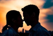 婚外恋后再次联系情人，这是怎样的心态？（揭秘婚外恋者重新联系情人的动机与想法，心态是什么？）