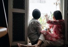 如何以轻松的方式挽回曾经坚决要分手的对象？（使用这些挽回策略，让你在爱情中赢得第二次机会！）