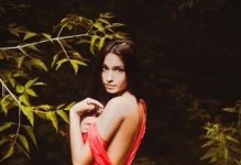 挽回女友的三大妙招（从心理疏导、行动计划到言语技巧，教你重返女友世界）