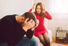 老公与他人暧昧如何应对（15个实用技巧教你应对老公与他人的暧昧行为）