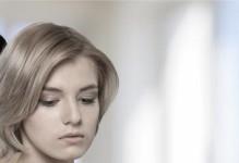 挽回破碎婚姻的秘诀（如何在关系濒临崩溃的边缘重建信任与爱情）