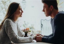 如何在吵架后挽回失去的爱情情人（有效的挽回期、挽回的关键、必须要做的事情）
