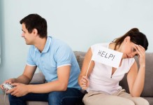 如何应对第三者的家庭侵犯？（原配的危机感与婚姻的挽救方法）