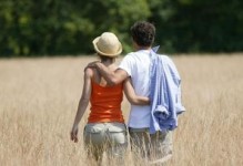 男人真正动了感情，会为你做这4件事（掌握这些关键，轻松抓住他的心（）